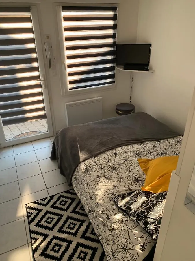 Le Studio De Florent, Centre Vaugneray Apartment